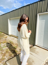 Load image into Gallery viewer, Cream Chunky Cardigan
